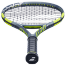 Raquette de tennis Babolat Pure Aero 98 vue de profil avec cadre aérodynamique Aeromodular4 et plan de cordage 16x19 conçu pour maximiser le topspin et la précision.