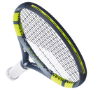 Raquette de tennis Babolat Pure Aero Team vue de profil avec cadre aérodynamique Aeromodular4 et plan de cordage 16x19 conçu pour générer un topspin puissant et des frappes profondes.