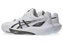 Chaussures d'intérieur Asics SKY ELITE™ FF 4 avec amorti FF BLAST™ MAX, technologie RISETRUSS™ et système DYNALACING™ offrant puissance, stabilité et confort pour les sports de terrain intérieur.