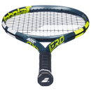 Raquette de tennis Babolat Aero Junior 26 cordée avec cadre léger graphite et tête aluminium, conçue pour enfants de 140 à 150 cm recherchant puissance et spin.