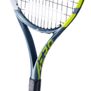 Raquette de tennis Babolat Aero Junior 26 cordée avec cadre léger graphite et tête aluminium, conçue pour enfants de 140 à 150 cm recherchant puissance et spin.