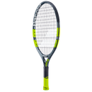 Raquette de tennis Babolat Carlitos Junior 19 cordée avec cadre aluminium léger et plan de cordage 14x14, conçue pour jeunes enfants débutant le tennis.