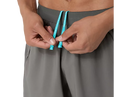 Short de course Asics ROAD 7 po pour homme avec technologie ACTIBREEZE™, tissu extensible à séchage rapide, poche zippée pour téléphone et détails réfléchissants pour les entraînements et les longues sorties.