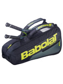 Sac de tennis junior Babolat RH Carlitos avec compartiment pour trois raquettes, séparateur intérieur et bretelles ergonomiques, conçu pour adolescents pratiquant le tennis.