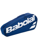 Sac de tennis Babolat Court XS compact avec compartiment pour trois raquettes et poche latérale, fabriqué en polyester recyclé et conçu pour un transport léger et pratique.