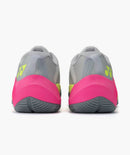 Chaussures de badminton Yonex Subaxia GT légères avec amorti réactif, soutien au talon et semelle intérieure antidérapante pour jeu rapide sur terrain intérieur.