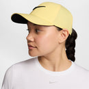 Casquette Nike Dri-FIT Club Swoosh structurée avec fermeture ajustable et tissu respirant anti-transpirant