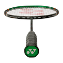 Raquette de badminton Yonex Astrox 99 Game avec tête isométrique, équilibre en tête et design pour joueurs offensifs puissants.