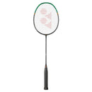 Raquette de badminton Yonex Astrox 99 Game avec tête isométrique, équilibre en tête et design pour joueurs offensifs puissants.