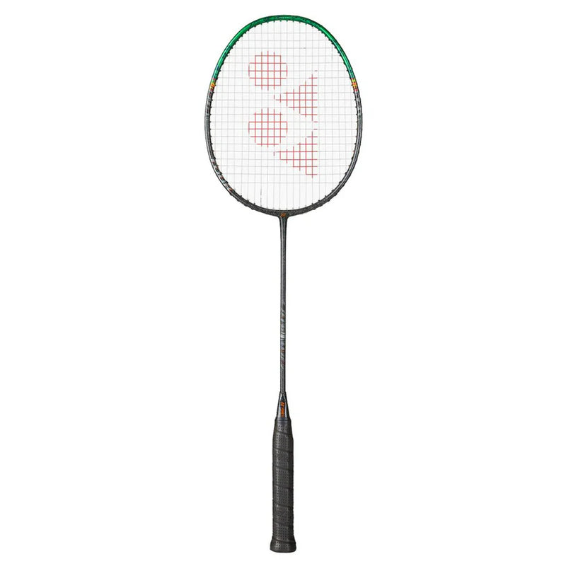 Raquette de badminton Yonex Astrox 99 Game avec tête isométrique, équilibre en tête et design pour joueurs offensifs puissants.