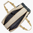 Sac de tennis Yonex Gearlogic 6 Pack beige et noir avec compartiments multiples et structure autoportante