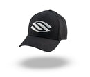 Casquette Selkirk Premium Epic Performance noire légère et respirante avec fermeture ajustable et visière courbée pour le pickleball et les activités sportives.