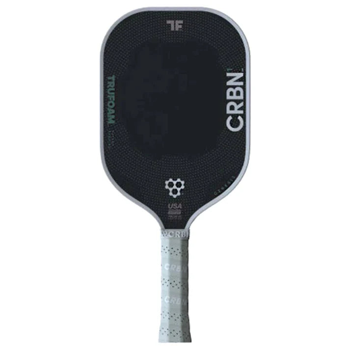 Raquette de pickleball CRBN 1 Genesis 1 TruFoam – format allongé avec noyau mousse TruFoam™, manche 5.5", surface T700 carbone brut, spin et contrôle élevés.