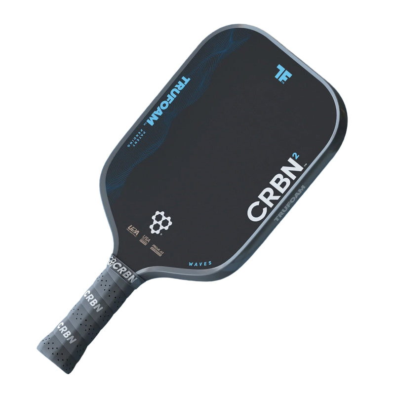 Raquette de pickleball CRBN² TruFoam Waves Square – surface carbone T700, forme carrée, cœur mousse TruFoam, puissance et spin élevé.