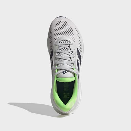 Chaussures adidas Supernova 2 pour homme, coloris neutre, semelle Boost et languette rembourrée – confort et performance écoresponsables.