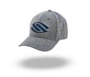Casquette Selkirk Premium Epic Performance légère et respirante avec fermeture ajustable et visière courbée pour le pickleball et les activités sportives.