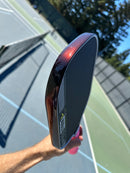Protecteur de contour Vinyl Styles Edge Guard Ruby Ember v.2 pour raquette de pickleball.