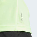 Détail du tissu léger Adidas Run It Tee respirant et doux