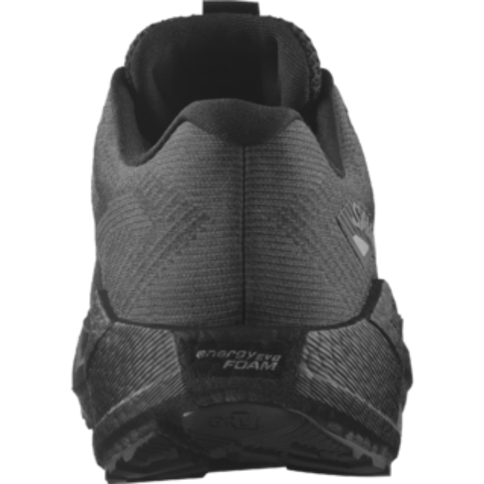 Chaussure de course légère Salomon AERO BLAZE 3 GRVL portée en jogging urbain