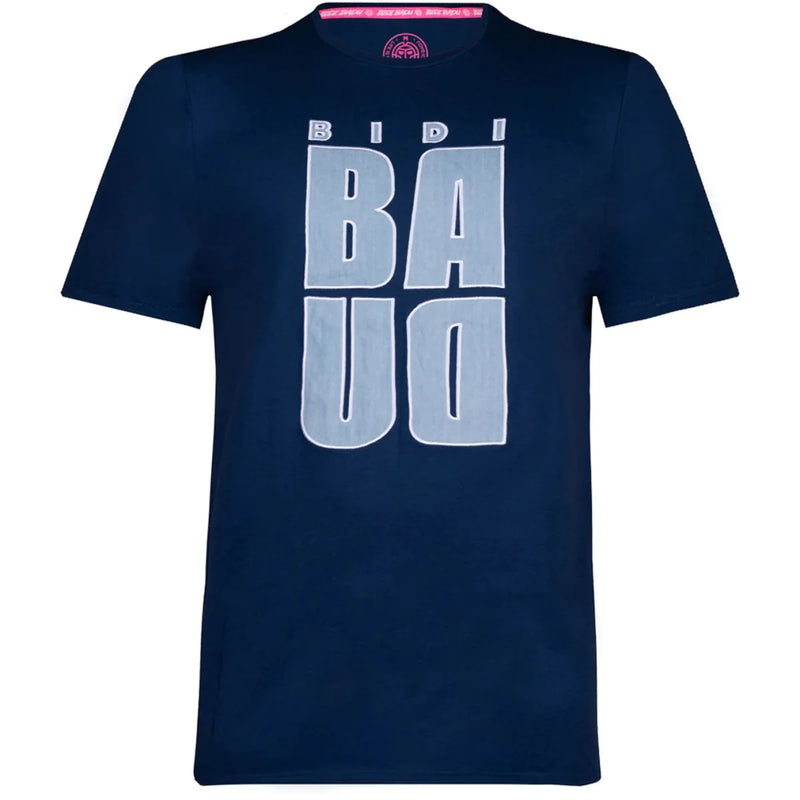 Garçon portant le t-shirt Bidi Badu Laron Lifestyle, motif “We like rackets and tennis”, coupe classique.