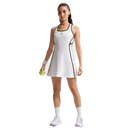Robe de tennis NikeCourt Advantage blanche avec dos nageur, tissu extensible anti-transpiration et coupe ajustée offrant confort et liberté de mouvement sur le court.