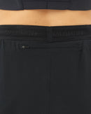 Short de course Salomon SENSE AERO Split 3 léger et respirant avec rangement intégré pour gels et téléphone