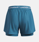 Short 2-en-1 Under Armour Tech Play Up pour fille avec cuissard intégré et poches latérales.