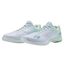 Chaussures de badminton Yonex AERUS Z blanc et vert, ultralégères avec amorti POWER CUSHION+ et semelle Radial Blade pour adhérence intérieure.