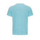 Jeune garçon portant le t-shirt de tennis BIDI BADU Evin Tech Round-Neck, manches courtes, design minimaliste et tissu respirant pour le sport.