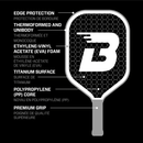 Raquette de pickleball BOOMA Titanium Series – allongée, surface titane, cœur 16 mm, poignée 5.25″, edge guard intégré, conçue pour joueurs avancés.