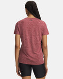 T-shirt Under Armour UA Tech™ Torsadé pour homme avec tissu respirant à séchage rapide, technologie anti-odeurs et effet torsadé pour l'entraînement et les activités sportives.