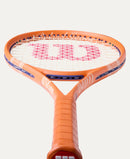 Raquette de tennis Wilson Ultra 100 V5 Roland-Garros 2026 blanche inspirée de l’élégance parisienne et des terrains de Roland-Garros