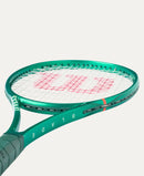 Raquette de tennis Wilson Blade 98 16x19 V10 verte offrant contrôle, stabilité et prise d’effet pour joueurs avancés et agressifs