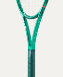 Raquette de tennis Wilson Blade 98 16x19 V10 verte offrant contrôle, stabilité et prise d’effet pour joueurs avancés et agressifs