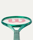 Raquette de tennis Wilson Blade 100 V10 verte offrant contrôle, stabilité et excellente prise d’effet pour joueurs avancés