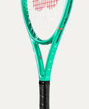 Raquette de tennis junior Wilson Blade 25 V10 pour enfants de 8 à 10 ans offrant contrôle et maniabilité sur le court