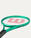Raquette de tennis junior Wilson Blade 26 V10 verte pour joueurs de 10 à 12 ans avec plan de cordage 16x19 et contrôle amélioré