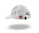 Casquette Selkirk Premium Epic Performance blanche légère et respirante avec fermeture ajustable et visière courbée pour le pickleball et les activités sportives.