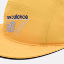 Casquette New Balance '47 Classic Tri-Logo légère à 5 panneaux fabriquée en tissu brrr° Pro pour la course et les activités sportives.