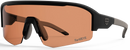 Lunettes de pickleball CRBN Pivot avec monture modulaire, trois lentilles interchangeables (photochromique, Orange Mirrored et Amber), étui rigide et insert pour verres correcteurs.