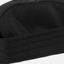 Casquette New Balance 5 Panel Performance Hat V2.0 noire pour la course à pied avec technologie NB DRY et détails réfléchissants.