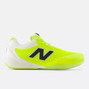 Chaussures de pickleball New Balance FuelCell 996v6 avec amorti FuelCell, tige respirante et semelle NDurance offrant vitesse, confort et durabilité sur le terrain.