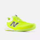 Chaussures de pickleball New Balance FuelCell 996v6 avec amorti FuelCell, tige respirante et semelle NDurance offrant vitesse, confort et durabilité sur le terrain.