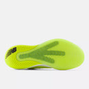 Chaussures de pickleball New Balance FuelCell 996v6 avec amorti FuelCell, tige respirante et semelle NDurance offrant vitesse, confort et durabilité sur le terrain.