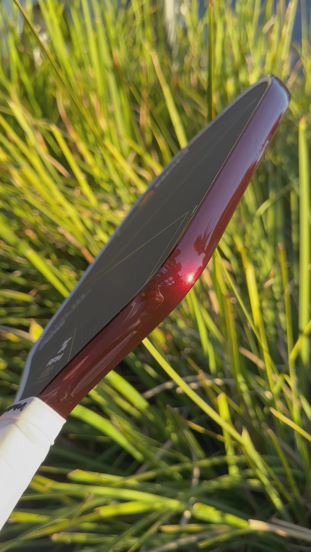 Protecteur de contour Vinyl Styles Edge Guard Ruby Ember v.2 pour raquette de pickleball.