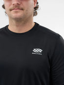 Chandail de performance Selkirk Essentials Sport-Wik noir à manches longues pour homme conçu pour le pickleball avec tissu respirant et séchage rapide.