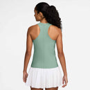 Camisole de tennis Nike Victory Dri-FIT pour femme avec tissu extensible, technologie anti-humidité et encolure haute pour un confort optimal.