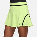 Jupe de tennis femme NikeCourt Advantage avec short intégré et poches latérales, conçue avec technologie Dri-FIT pour rester au sec pendant le jeu.