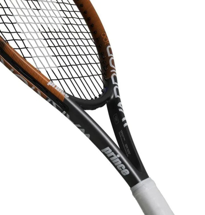 Raquette de tennis Prince Warrior 265g – tamis 100 in², cadre 24-26-22 mm, plan 16x19, équilibre médian.