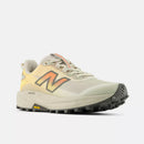 Chaussures de trail New Balance FuelCell Rebel Trail avec amorti FuelCell et semelle Vibram Megagrip offrant légèreté, traction et performance sur les sentiers.